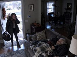 Thanksgiving was supposed to bring me home to my family, but instead I walked into a silent, ice-cold house and found my stepfather shivering alone in the dark. Everyone else had gone on vacation—yet before he lost consciousness, he revealed a secret that could destroy every person who had left him behind.