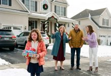 My 11-year-old daughter arrived at my parents’ house on Christmas carrying gifts for everyone. Minutes later, she was walking home alone with every present still in her arms, then spent Christmas by herself in an empty house. When I finally learned why they had turned her away, I stayed calm. Five hours later, everything changed.