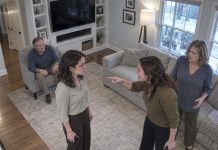 Sister texted, “A divorced mom is an embarrassment, you’re not invited to the reunion,” and my mom texted back that she fully agreed with her. I replied, “Then my son won’t be there either,” and canceled all payments—the $8,000 lake house, the groceries, and even my sister’s $1,200 loan.