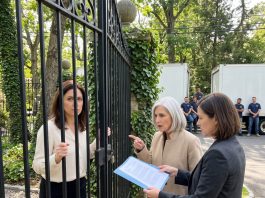My Former Mother-in-Law Came to My Connecticut House With Movers, Certain My Ex-Husband Now Owned It. Then My Attorney Opened a Blue File Containing One Document Signed at 9:14 A.M.—and a Question About $300,000 Changed Everything She Thought She Knew