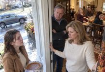 On Thanksgiving, my parents stopped me at the front entrance and said, “You’re not invited. Go home.” Behind them, I saw my sister, my uncle, and even my best friend laughing around the table. I just nodded, got back in my car, and made one quick phone call. Twenty minutes later, my phone blew up… and the screaming started.