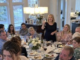 I gave Dad my left kidney. Recovery took nine weeks. At the family dinner, Mom toasted: “To your sister—who organized the fundraiser and saved your father’s life.” Twenty-two relatives clinked glasses. No one looked at me. I stood up. Dad grabbed my wrist. His eyes were wet. He slid a napkin across the table. It read: “We received a report from—”