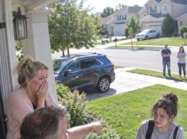 My parents kicked me out at 18 because I was $1 short on rent. Mom actually locked the door behind me and said, “The real world won’t tolerate excuses.” I slept somewhere else that night and never asked them for anything again. But four weeks later, they uncovered the truth—and their first words when they called were, “Please don’t hang up. We need you.”