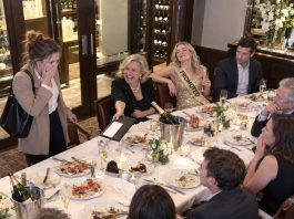 “You’re late! Pay for everything!” my mother laughed as I stood beside their empty dinner plates. My sister mocked me like I was the family fool. But when I realized they’d tricked me into paying for their celebration, I made one quiet request. Seconds later, they were begging me to stop…..
