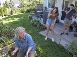 My son’s girlfriend secretly recorded me gardening, posted the video to mock me, and got my son laughing along. I stayed silent. Then they appeared at my doorstep with all their belongings, begging for a place to stay. I opened the door and…