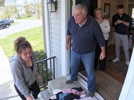 “You’re not my daughter anymore!” Dad roared as he threw me out. I simply walked away and cut off their access to my money. Two weeks later, they were still trying to use my canceled card for luxury shopping. When they demanded an explanation, my answer shattered their confidence…