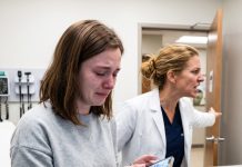 “He Kept Saying I Was ‘Fine’ for Nine Days. Then a Clinician Looked at My Nails and 5 Wrist Bruises, Screamed for Security, and His Text Popped Up: ‘I See Your Location.'”