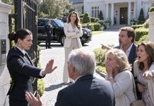 Dad threw me out when I got pregnant at 19. “You made your bed, now lie in it,” he said. 20 years later, my whole family showed up at my door. At the gate, my aide stopped them and asked: “Are you here to see General Beauchamp?” Their jaws dropped.