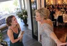 My own mother banished me to the porch at my sister’s wedding. She had no idea I’d brought a $20,000 gift to help the newlyweds buy their dream home. I took it back without saying a word. Three days later, everything fell apart.