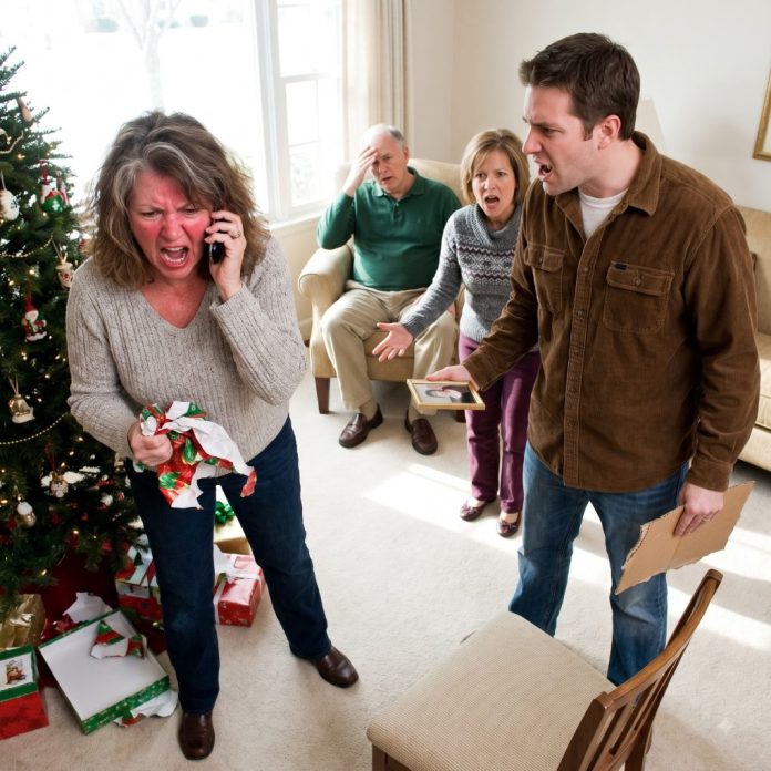 Family_arguing_on_Christmas_Day_2K_20261020110749