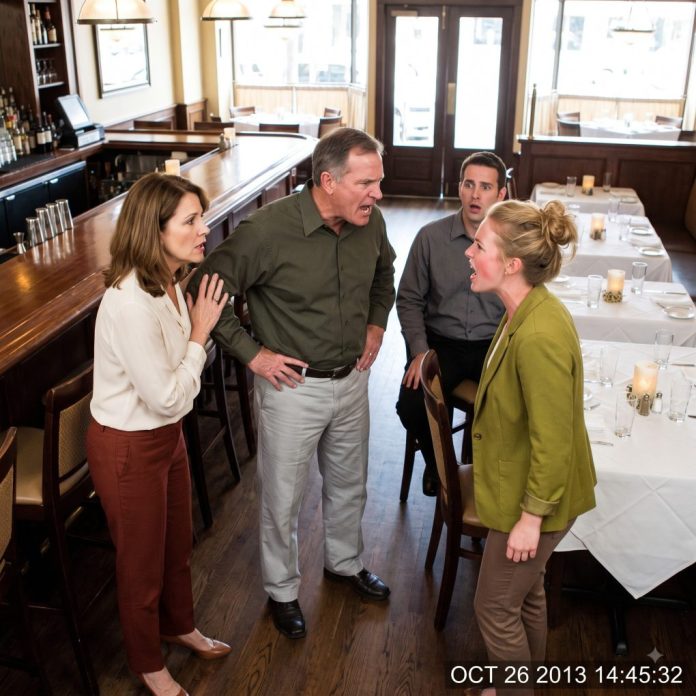 Family_argument_over_restaurant_…_2K_20261005081744