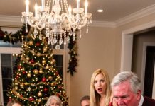 AT CHRISTMAS DINNER, MY SISTER INSULTED MY DAUGHTER. WHEN I DEFENDED HER, DAD SMASHED A GLASS ON ME AND SPAT, “YOU’RE DISGUSTING! YOUR SISTER IS A CEO, YOU’RE JUST A LEECH!” I CALLED THE BANK: “FREEZE THE $1,000,000 TRUST FUND.” THEN I SAID SOMETHING THAT WIPED HIS SMILE AWAY…