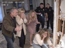 My parents controlled Grandma’s fortune, my sister got the valuable property, and I inherited the abandoned house nobody wanted. Then my contractor called me at 10 p.m., terrified. When I arrived, police were already there—and something hidden inside the wall had been left specifically for me.