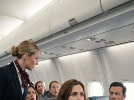 A single mother in a faded sweatshirt didn’t look like the person the captain needed. But when his voice asked for a fighter pilot, my daughter knew exactly where to point. I left seat 8A and stepped into an emergency I thought I’d left behind forever. Then the unconscious first officer opened his eyes, recognized me, and whispered something that changed everything I believed about my last flight.