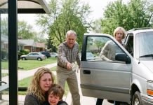 My son was crying with a broken arm, but my parents took my car to go shopping and threw $20 at me. I stayed silent and called my banker to freeze everything.
