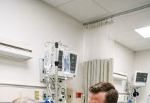 I COLLAPSED AT WORK, BUT MY SON NEVER CAME TO THE HOSPITAL. HIS WIFE EVEN POSTED: ‘PERFECT DAY WITHOUT THE DRAMA QUEEN!’ THREE DAYS LATER, SICK AND HEARTBROKEN, I SAW 83 MISSED CALLS FROM HIM: ‘MOM, WE NEED YOU URGENTLY. ANSWER NOW.’ WITHOUT THINKING TWICE, I…