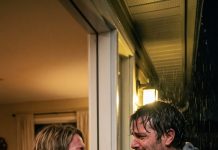 “I raised my kids without their uncle. They didn’t even know he existed because ten years ago he abandoned our dying father for a ‘gig.’ I never forgiven him—until Thanksgiving night when he knocked on my door.”