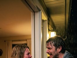 “I raised my kids without their uncle. They didn’t even know he existed because ten years ago he abandoned our dying father for a ‘gig.’ I never forgiven him—until Thanksgiving night when he knocked on my door.”
