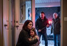 Her parents told her “we can’t host a broke person” after she lost her savings. But on Christmas Eve, a late-night knock at her door from her 9-year-old niece changed everything.