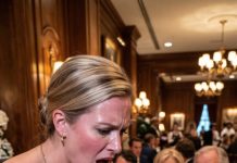 My heart completely shattered minutes before I walked down the aisle when my sister texted: “No one’s coming. We’re at Celeste’s dinner.” Heartbroken, I replied, “So will you. The payments stop today.” 30 days later, my phone wouldn’t stop ringing with 89 desperate missed calls…