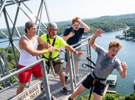 To win HER smile, my two childhood friends PUSHED me off a bungee tower! Five years later, I came back rich, powerful, and ready to CRUSH them!
